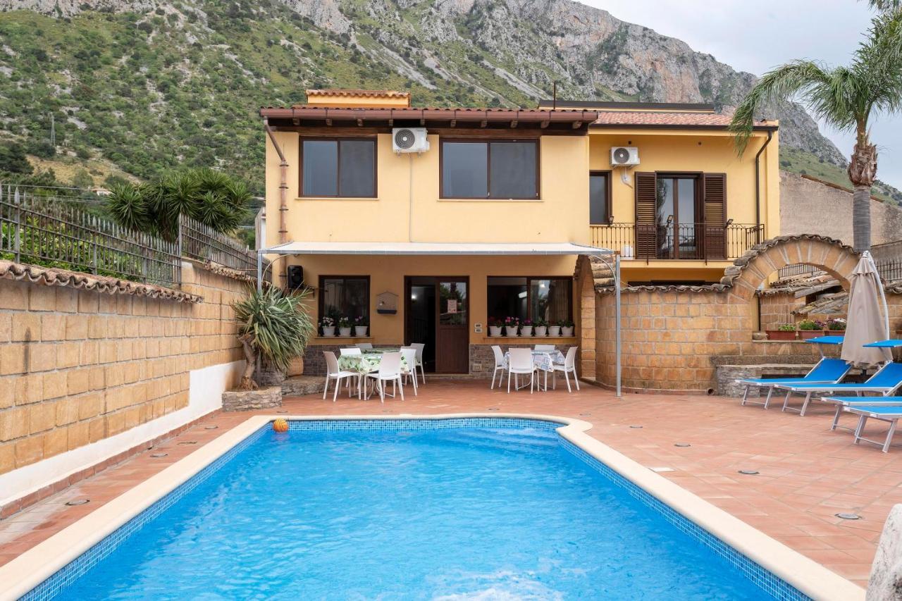 Alelida Villa Con Piscina Чинізі Екстер'єр фото
