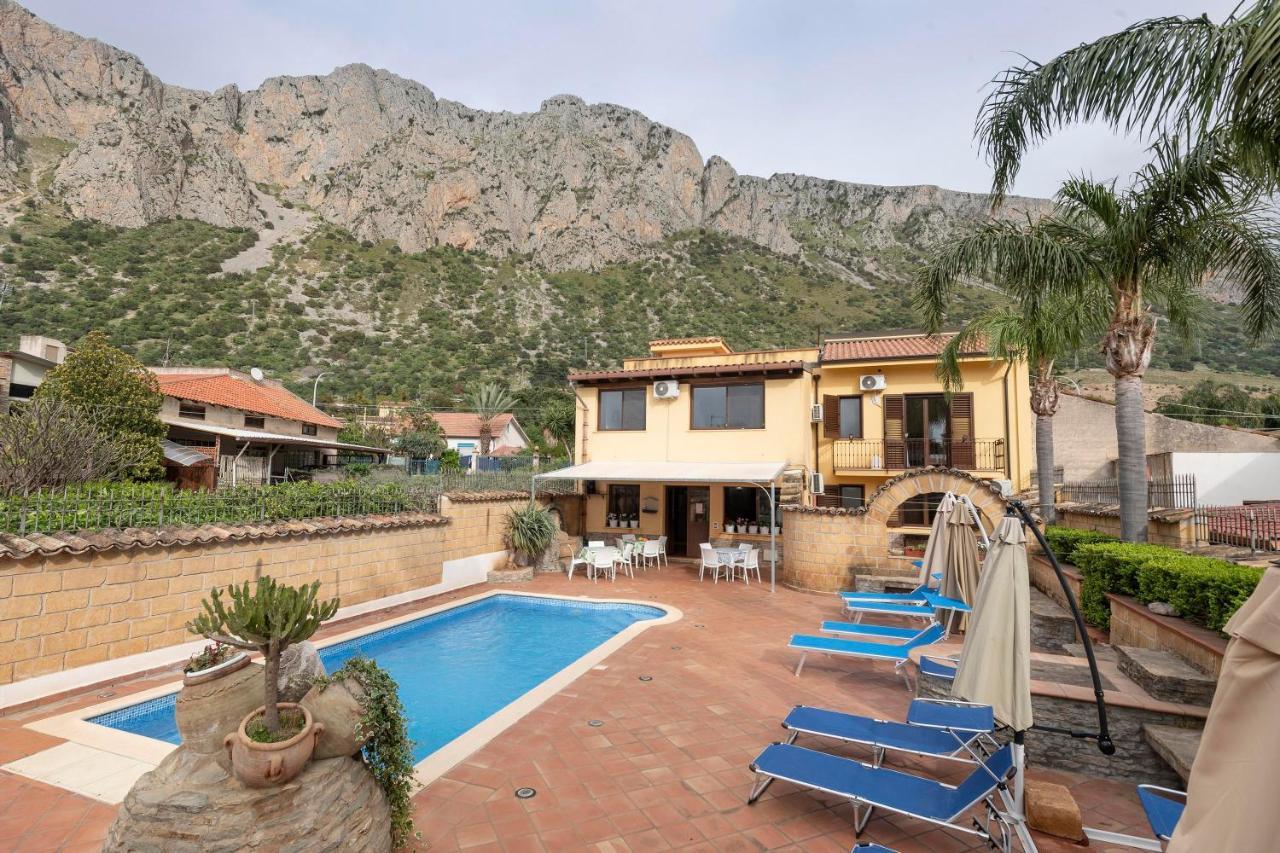 Alelida Villa Con Piscina Чинізі Екстер'єр фото