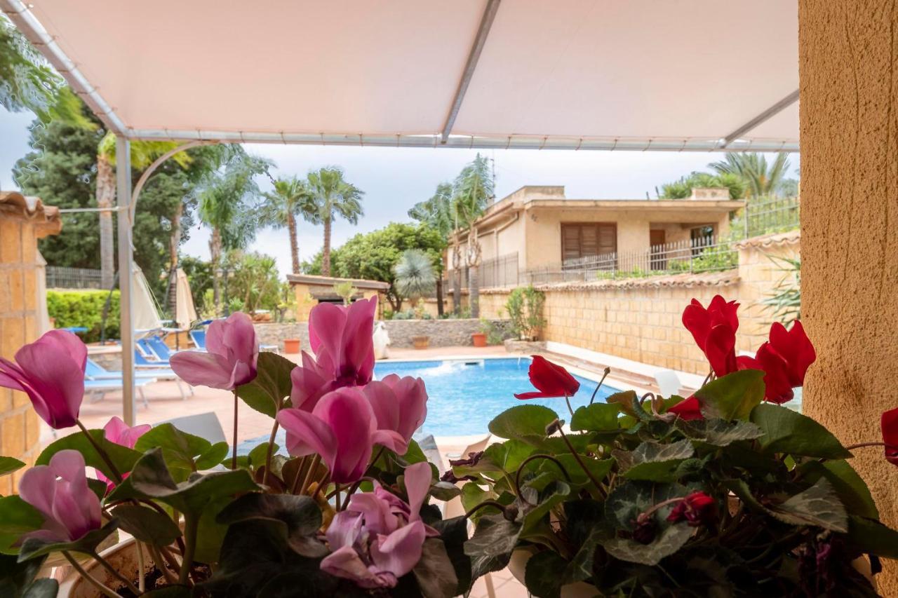 Alelida Villa Con Piscina Чинізі Екстер'єр фото