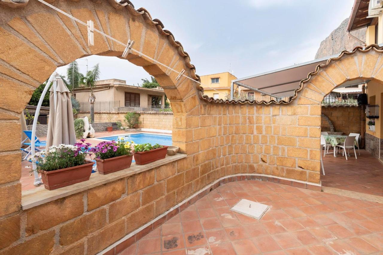 Alelida Villa Con Piscina Чинізі Екстер'єр фото